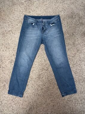 LOFT women’s Blue Relaxed Denim Jeans, ankle/ cropped/ cuff . 4 pockets.